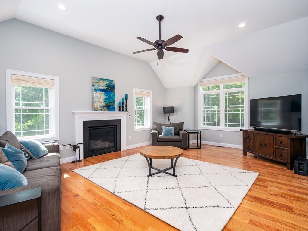 326 Campbell Road North Andover, MA 01845 - Photo 14 of 42