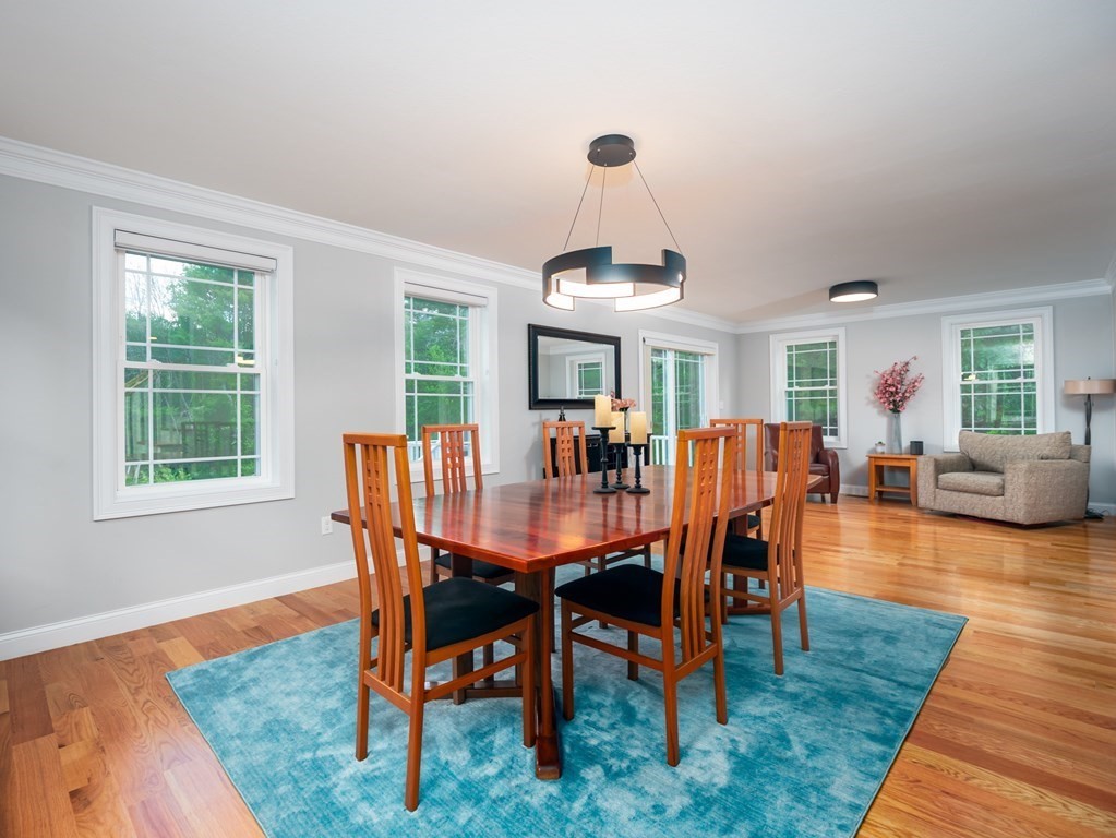 326 Campbell Road North Andover, MA 01845 - Photo 3 of 42