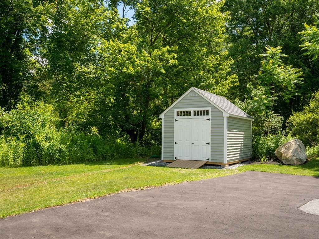 326 Campbell Road North Andover, MA 01845 - Photo 38 of 42