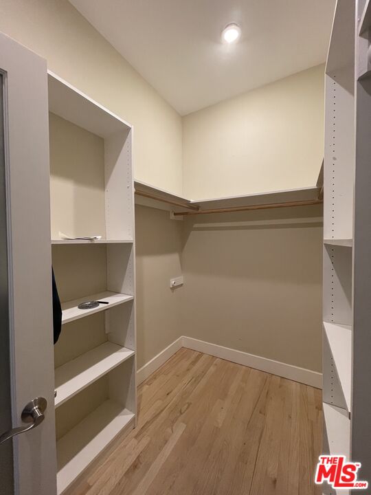 722 Palms Boulevard Venice, CA 90291 - Photo 16 of 19 a view of an empty walk in closet