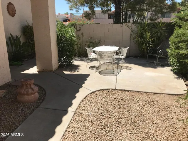 $2,400 | 18223 North 16th Place, Phoenix, AZ 85022