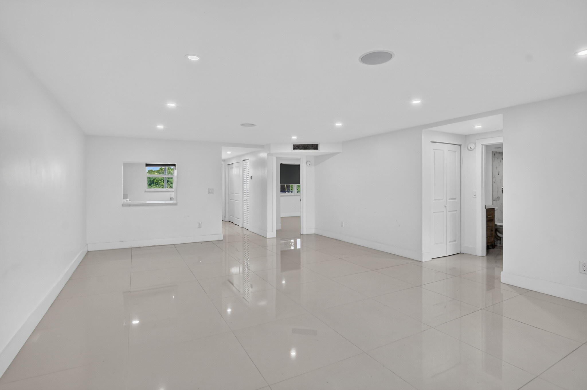 10110 Boca Entrada Boulevard, Unit 305 Boca Raton, FL 33428 - Photo 13 of 33 13-web-or-mls-DSC_2284