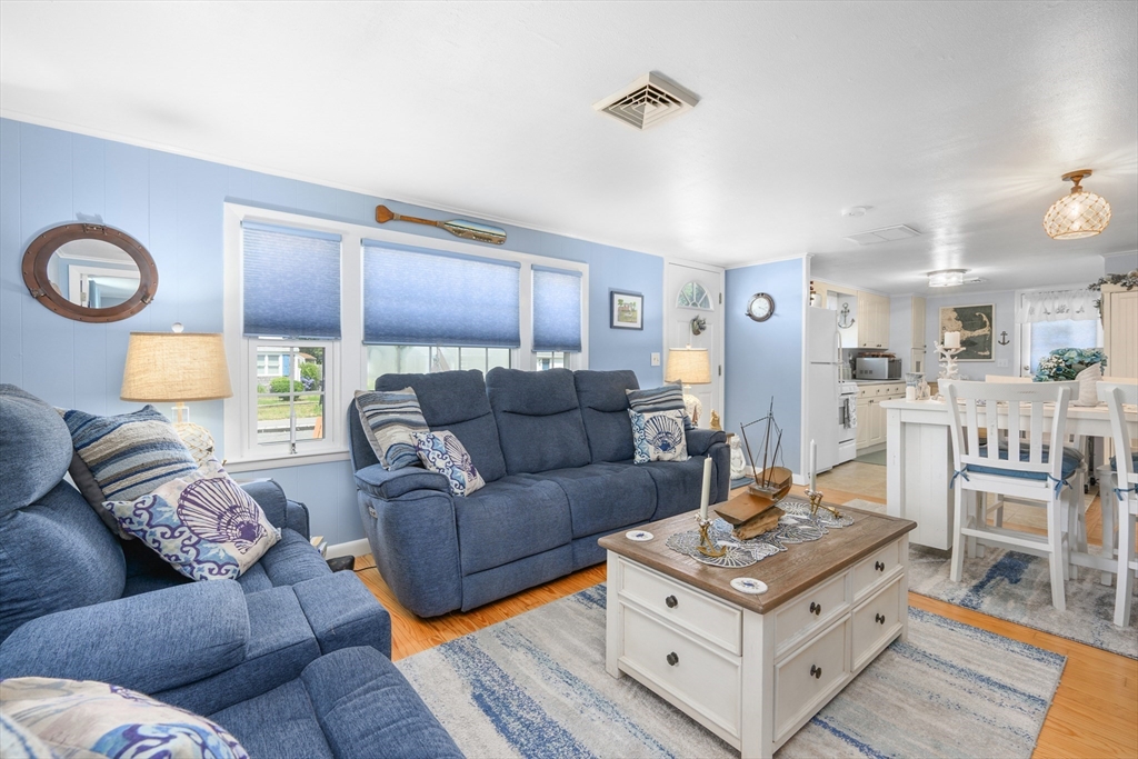 26 Wixon Road Dennis, MA 02639 - Photo 9 of 42 Gallery Image 9