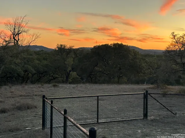 $499,900 | 116 Poehnert Road, Boerne, TX 78006