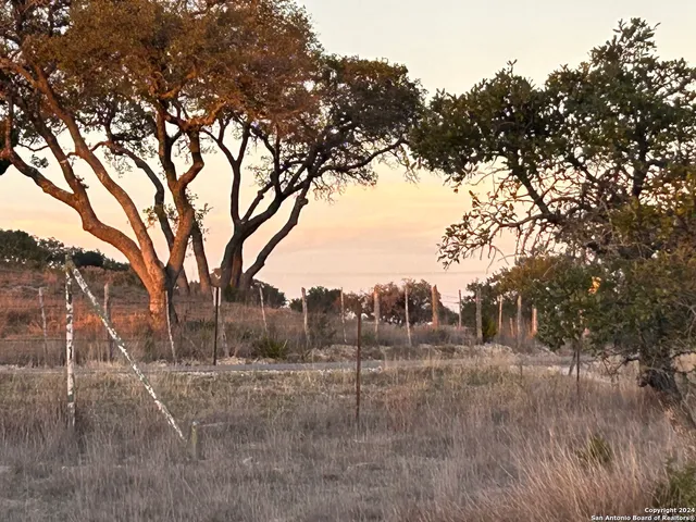 $499,900 | 116 Poehnert Road, Boerne, TX 78006