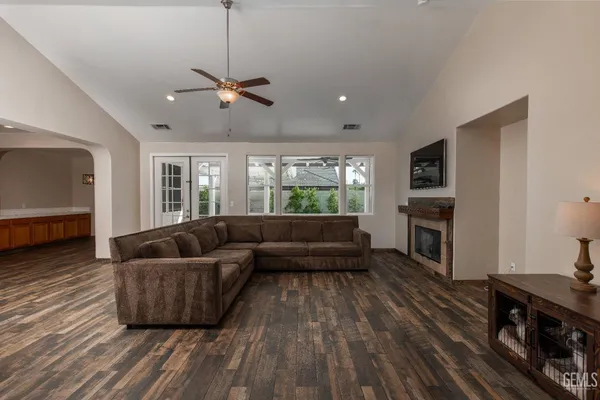 $550,000 | Undisclosed Address, Shafter, CA 93263