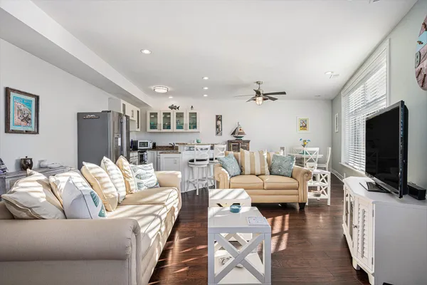 $499,000 | 259 Kalamazoo Street, Unit 4, South Haven, MI 49090