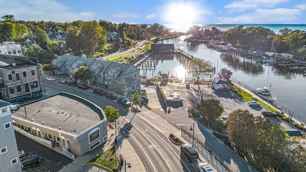 $499,000 | 259 Kalamazoo Street, Unit 4, South Haven, MI 49090