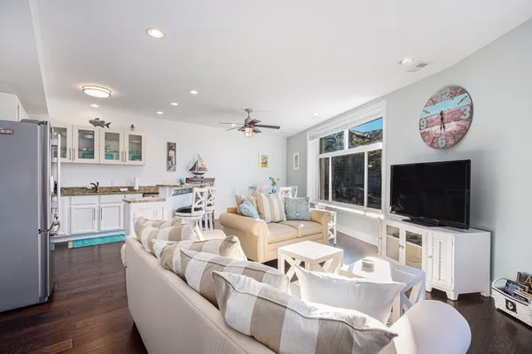 $499,000 | 259 Kalamazoo Street, Unit 4, South Haven, MI 49090