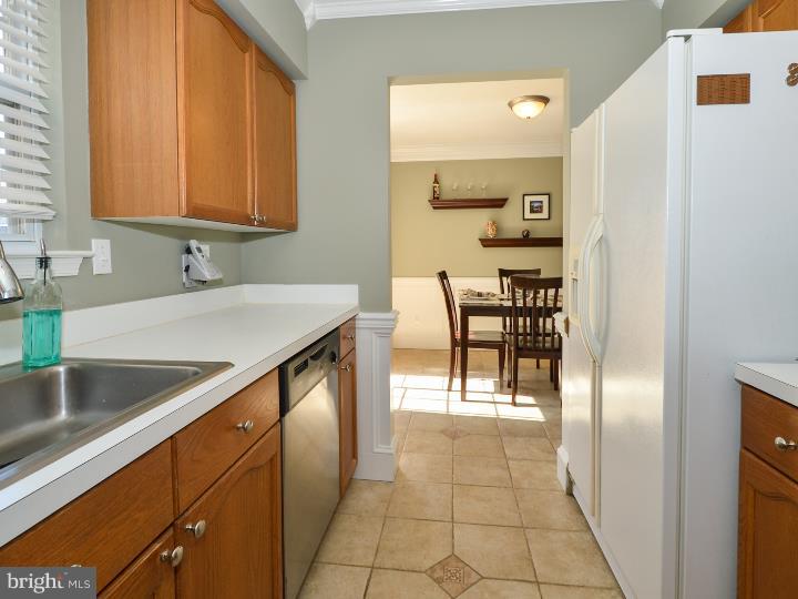 5502 Rinker Circle, Unit 323 Doylestown, PA 18902 - Photo 8 of 21 Kitchen