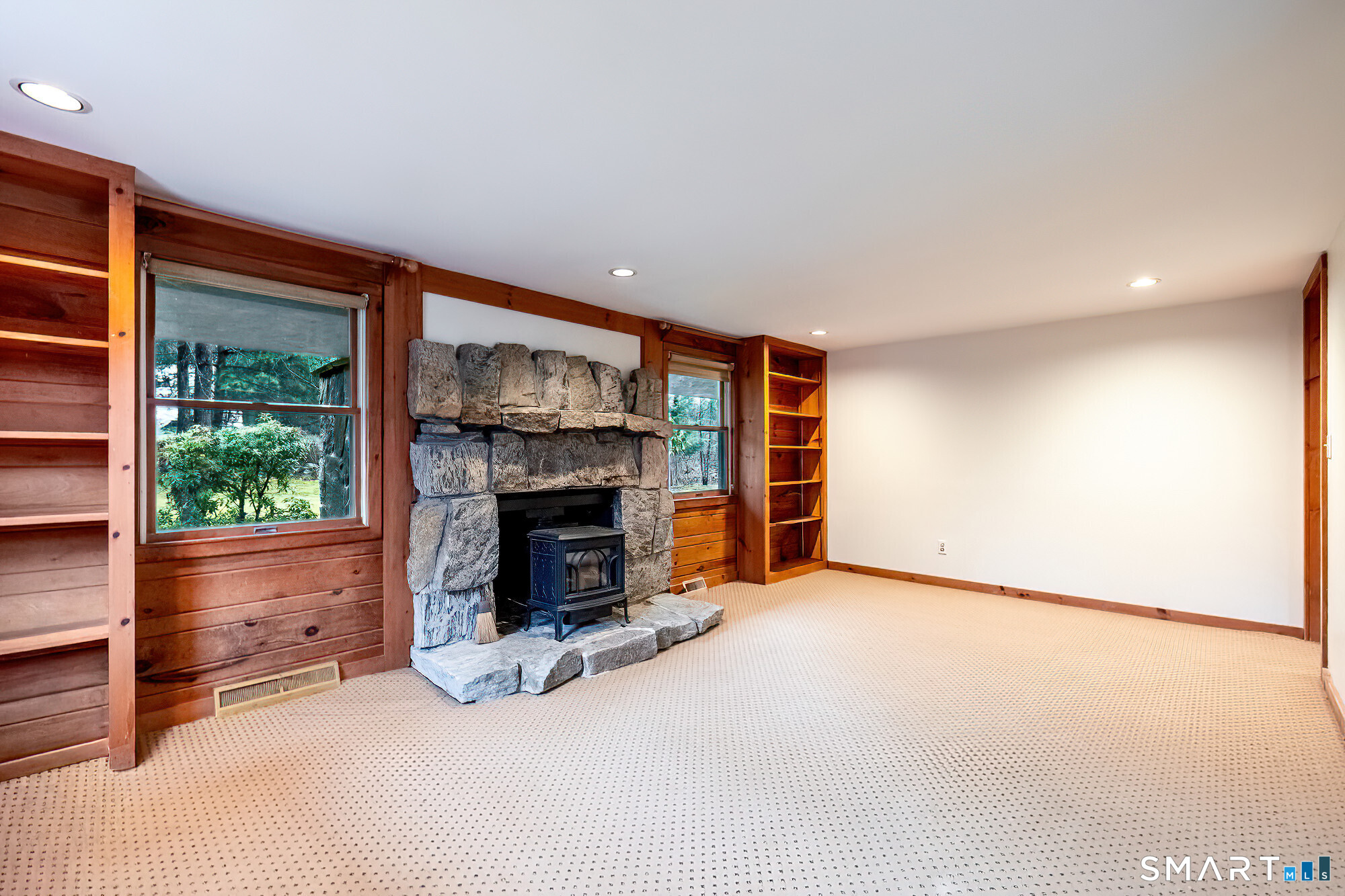 1 Long Wall Road Redding, CT 06896 - Photo 4 of 26