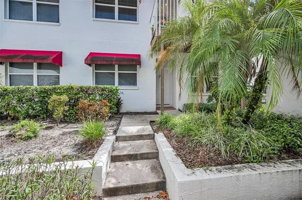 $326,500 | 1400 Water View Drive West, Unit 104, Largo, FL 33771