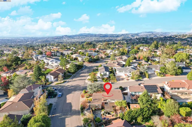$1,349,000 | 27956 Edgecliff Way, Hayward, CA 94542