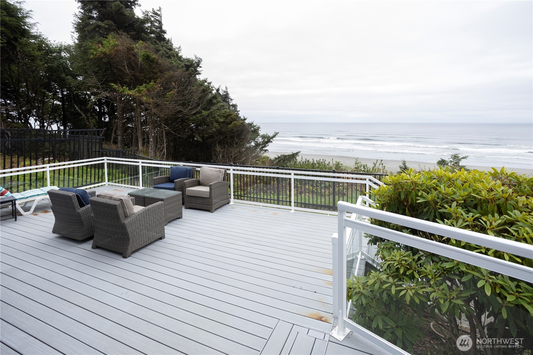 4631 Highway 109 Moclips, WA 98562 - Photo 22 of 35 a view of sitting space with furniture