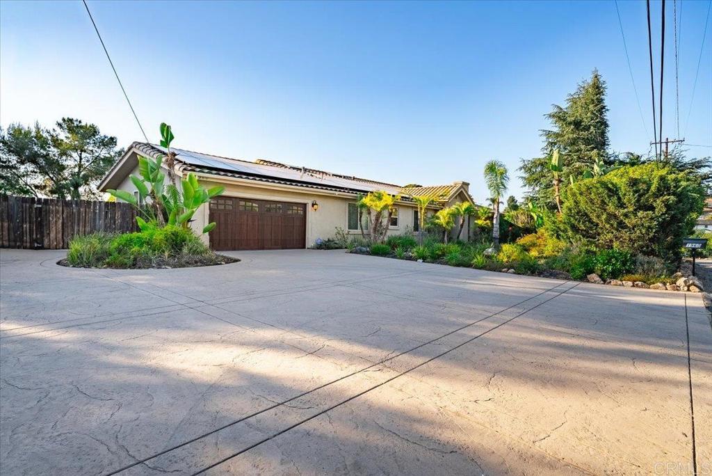 1960 Elevado Road Vista, CA 92084 - Photo 9 of 76
