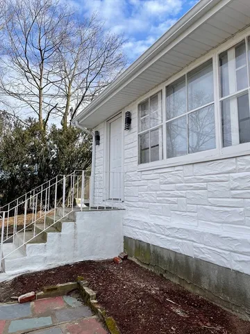 $2,800 | 361 Mishawum Road, Woburn, MA 01801