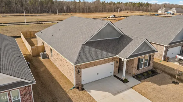 $337,500 | 44 Harvest Dance Drive, Byhalia, MS 38611