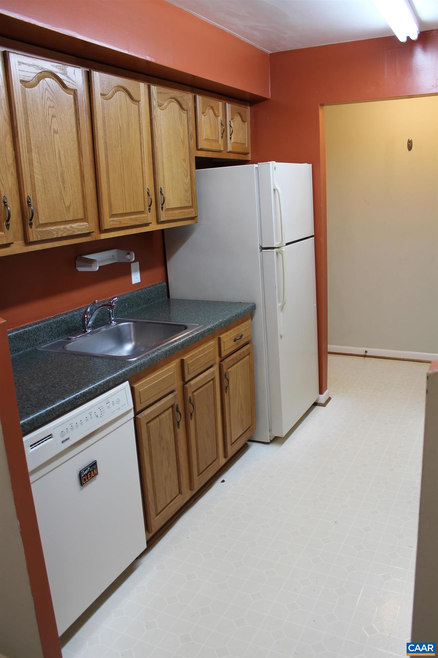 117 Turtle Creek Road, Unit 7 Charlottesville, VA 22901 - Photo 4 of 23 Gallery Image 4
