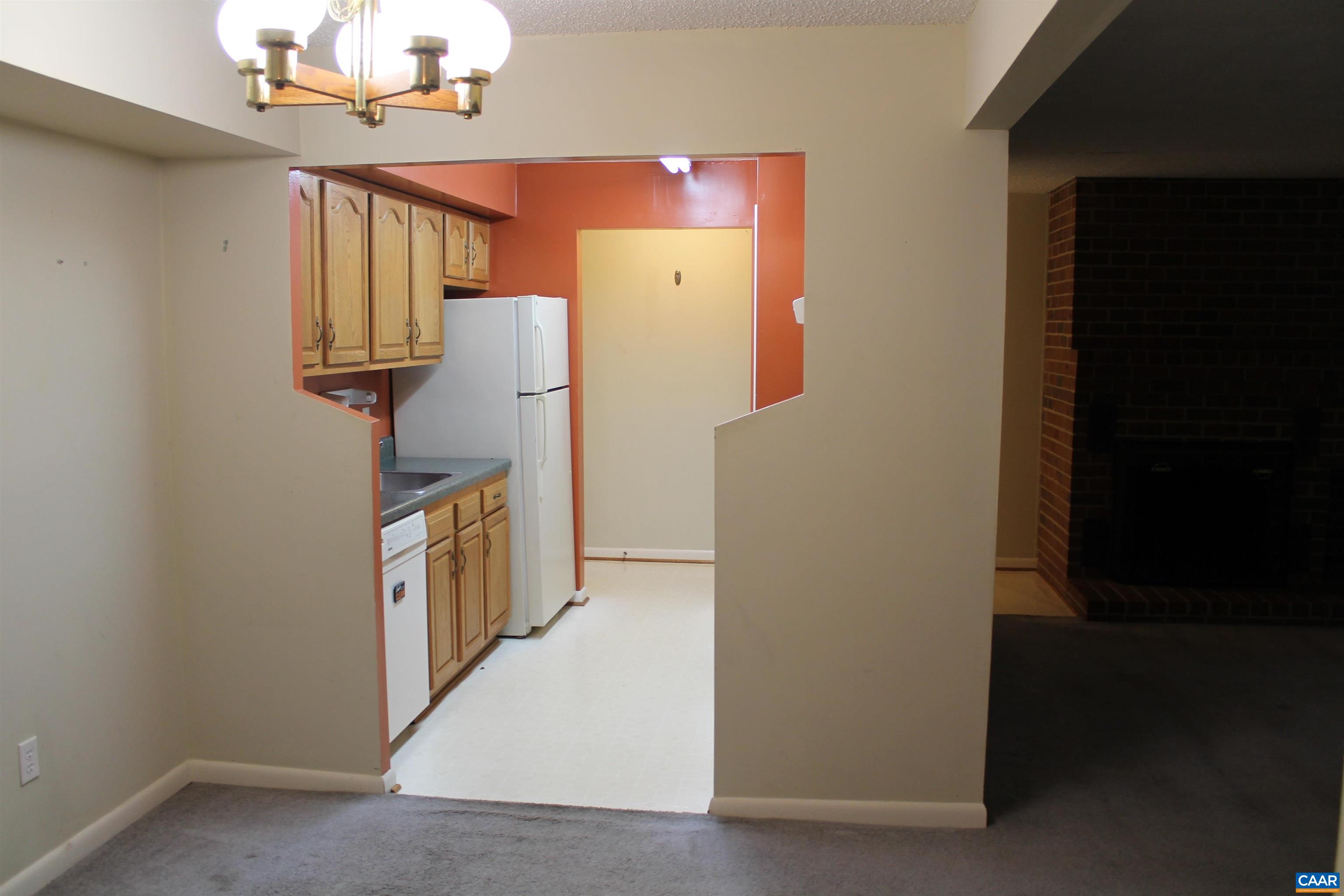 117 Turtle Creek Road, Unit 7 Charlottesville, VA 22901 - Photo 7 of 23 Gallery Image 7