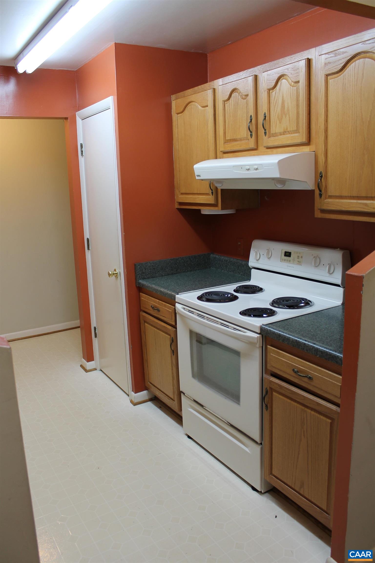 117 Turtle Creek Road, Unit 7 Charlottesville, VA 22901 - Photo 8 of 23 Gallery Image 8