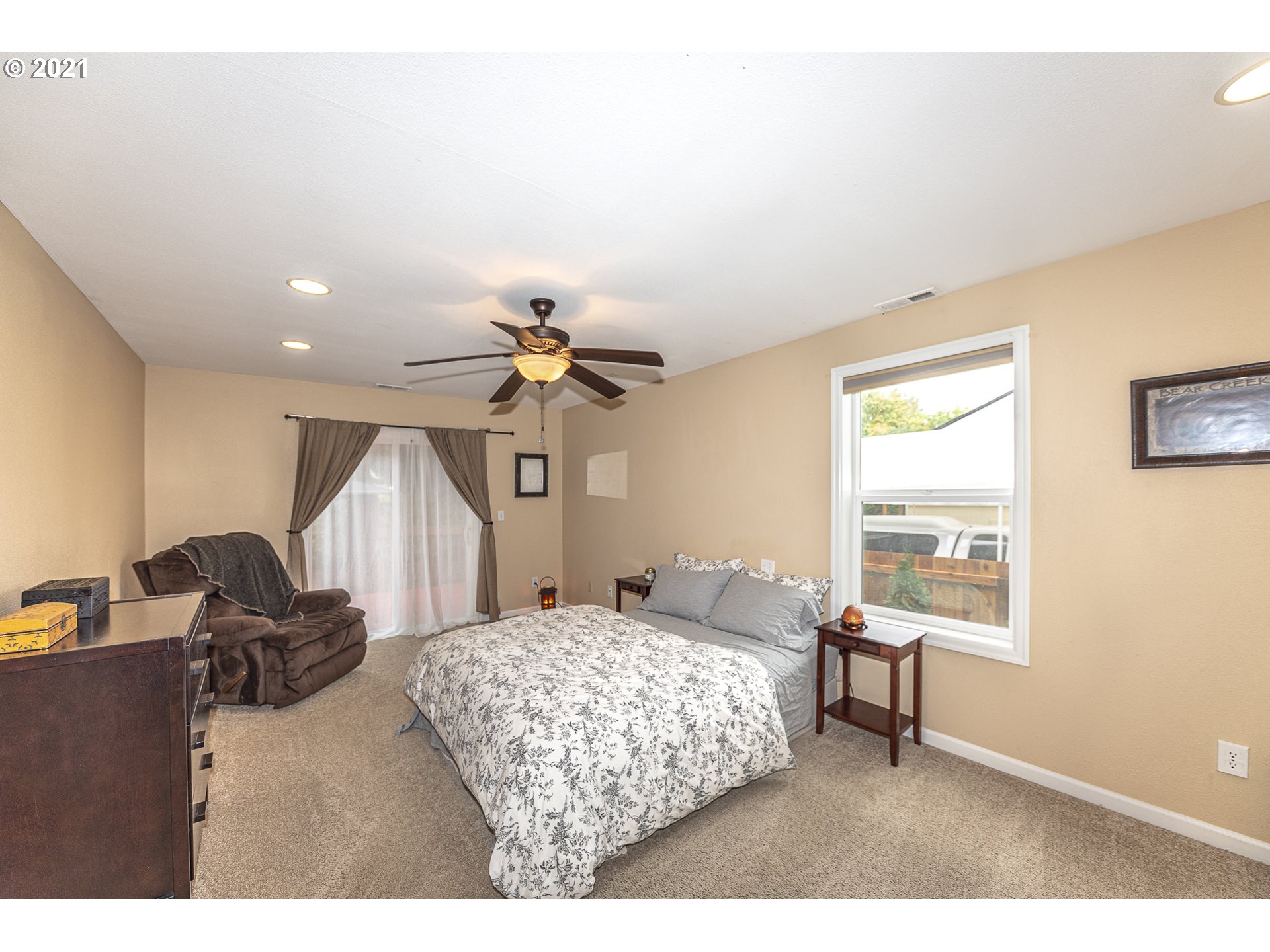 11855 Southwest 12th Street Beaverton, OR 97005 - Photo 14 of 21 Gallery Image 14