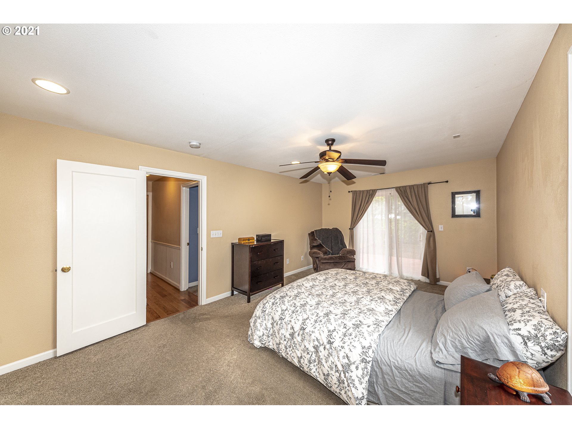 11855 Southwest 12th Street Beaverton, OR 97005 - Photo 15 of 21 Gallery Image 15