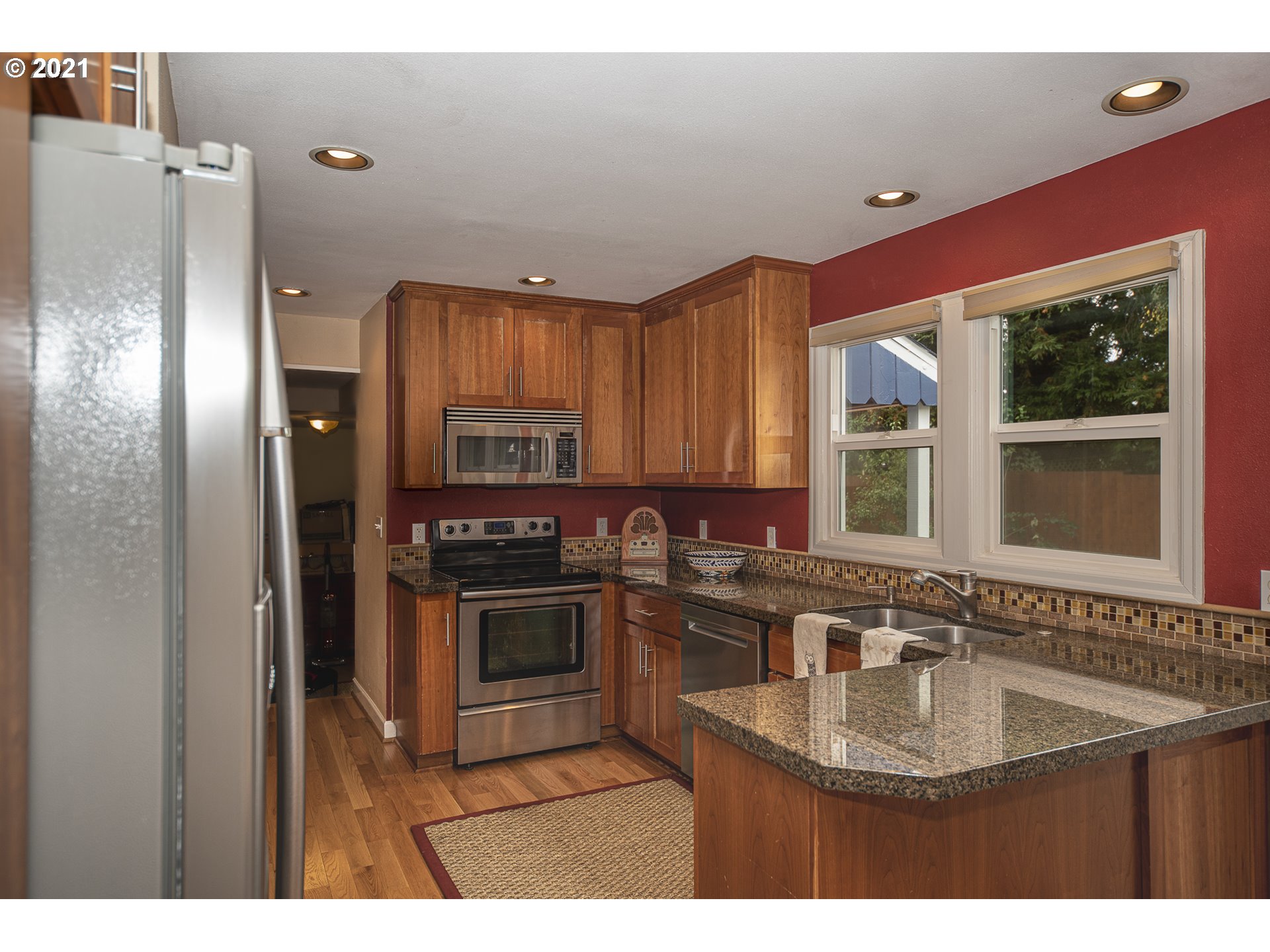 11855 Southwest 12th Street Beaverton, OR 97005 - Photo 8 of 21 Gallery Image 8