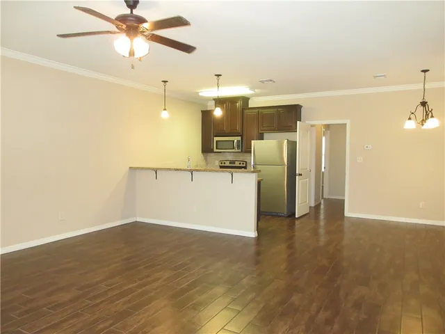 $3,575 | 405 A Ash Street, Unit CS, College Station, TX 77840