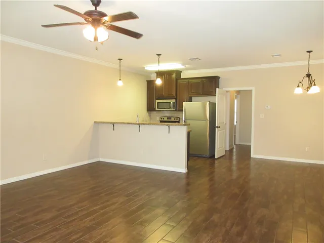 $3,475 | 405 A Ash Street, Unit CS, College Station, TX 77840