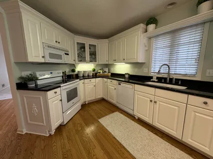 $450,000 | N21W24305 Cumberland Drive, Unit 38N, Pewaukee, WI 53072-5824