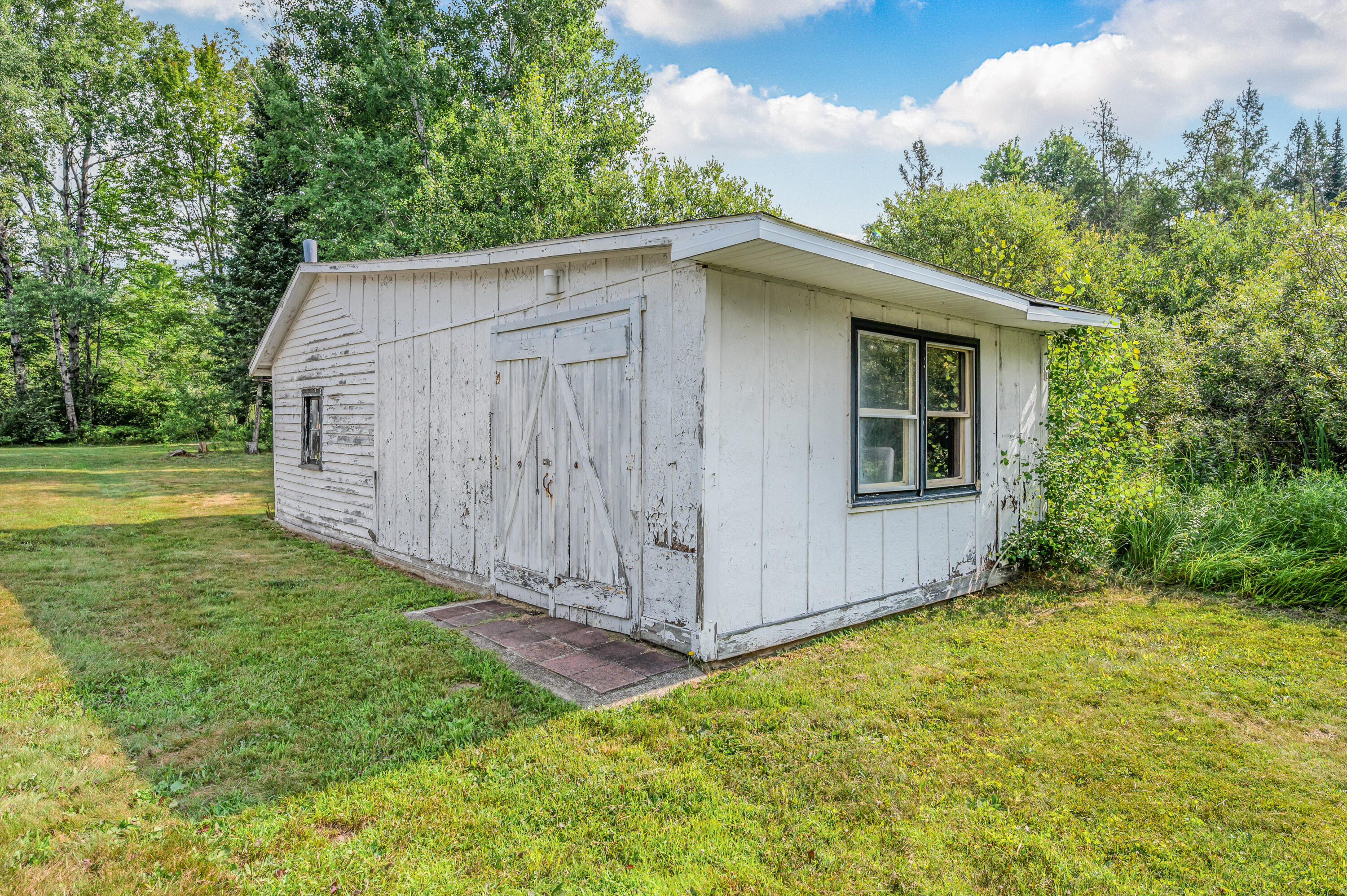 20290-11MileRd-LeRoy-25
