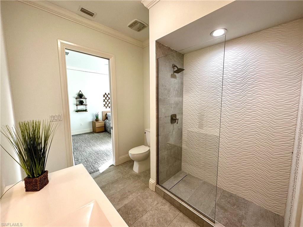 1391 Oakes Boulevard Naples, FL 34119 - Photo 32 of 43 Bathroom #2