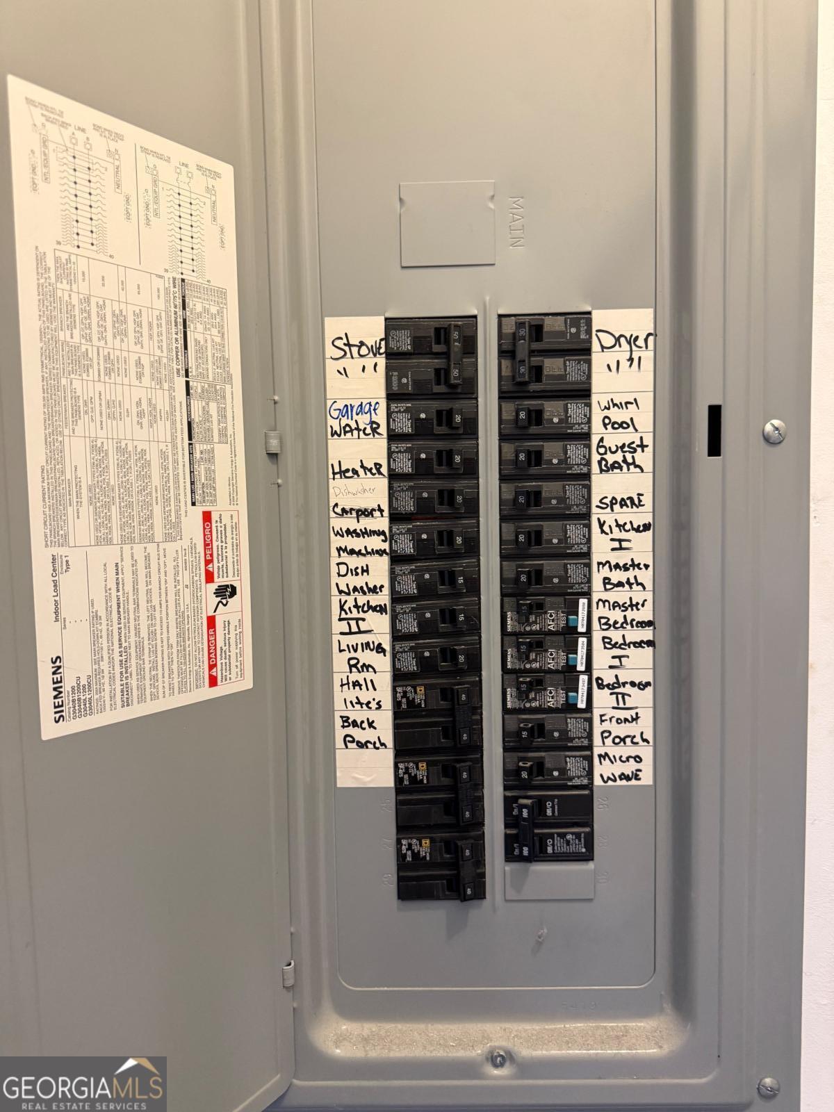 147 Landing Road Cordele, GA 31015 - Photo 18 of 24 a close up of a mirror