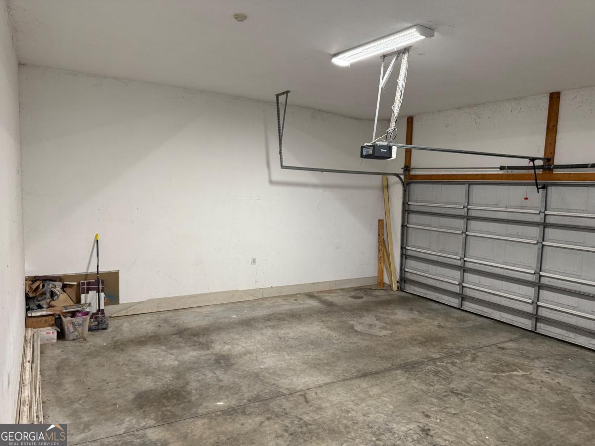 147 Landing Road Cordele, GA 31015 - Photo 21 of 24 a view of an empty room