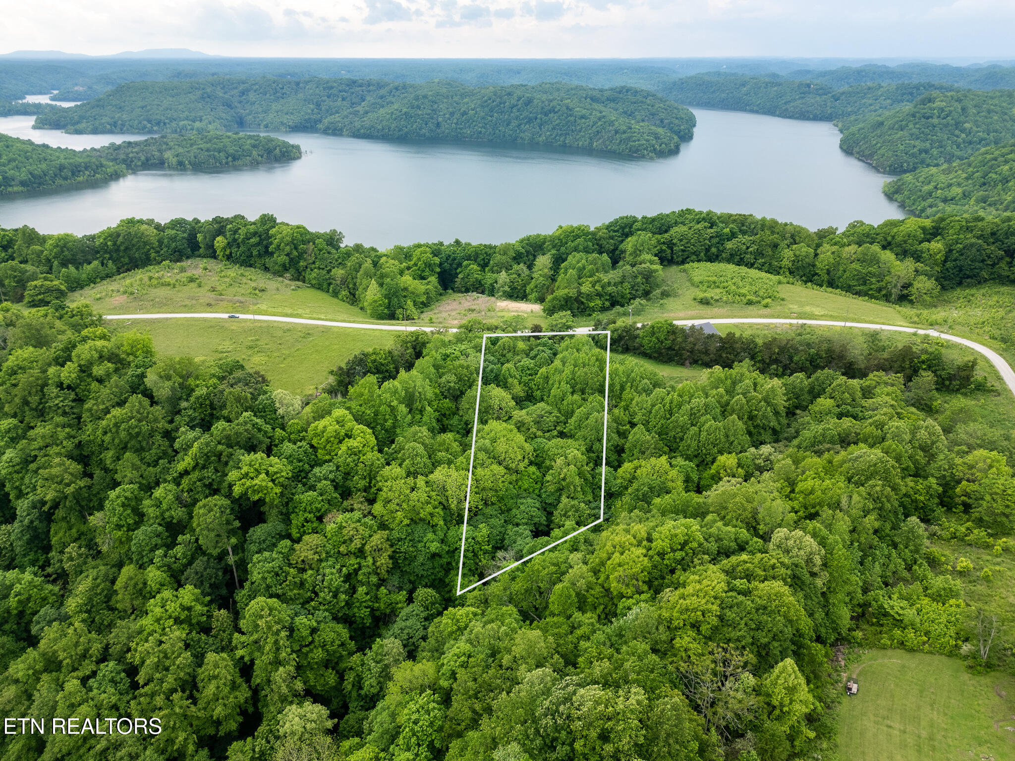 Lot 32 Lake Bluff Road Baxter, TN 38544 - Photo 3 of 17 mls-3