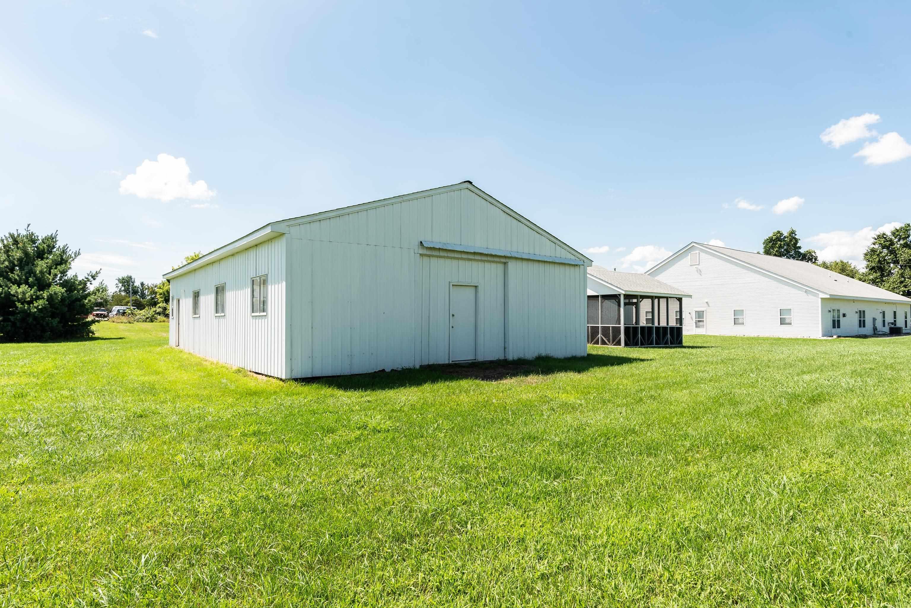 3863 Perry Lake Road Ortonville, MI 48462 - Photo 4 of 29 50088593-3.JPG