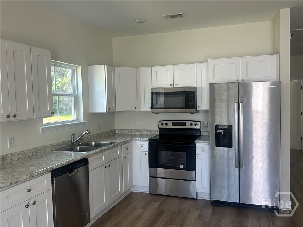 373 Carter Road, Unit B Allenhurst, GA 31301 - Photo 3 of 15