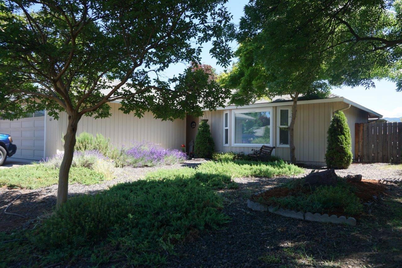 605 Benjamin Way Phoenix, OR 97535 - Photo 3 of 13 Additional Photo