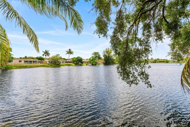 $269,000 | 8956 Palm Tree Lane, Unit 8956, Pembroke Pines, FL 33024
