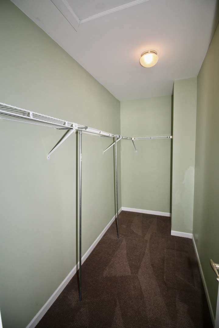 19213 Weber Road Mokena, IL 60448 - Photo 19 of 36 a view of an empty room