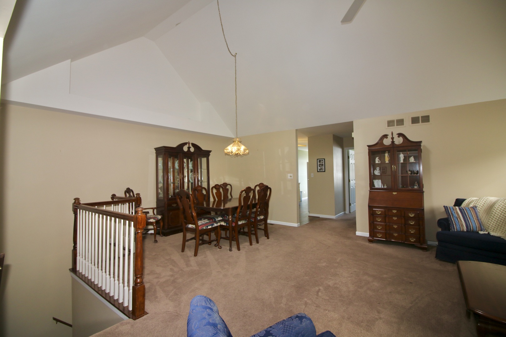 19213 Weber Road Mokena, IL 60448 - Photo 6 of 36 a view of a livingroom with furniture and furniture