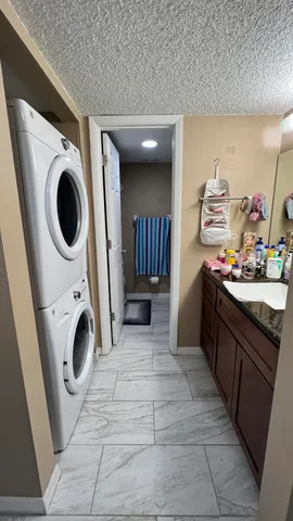 $1,700 | 1524 Southeast Royal Green Circle, Unit 101, Port St. Lucie, FL 34952