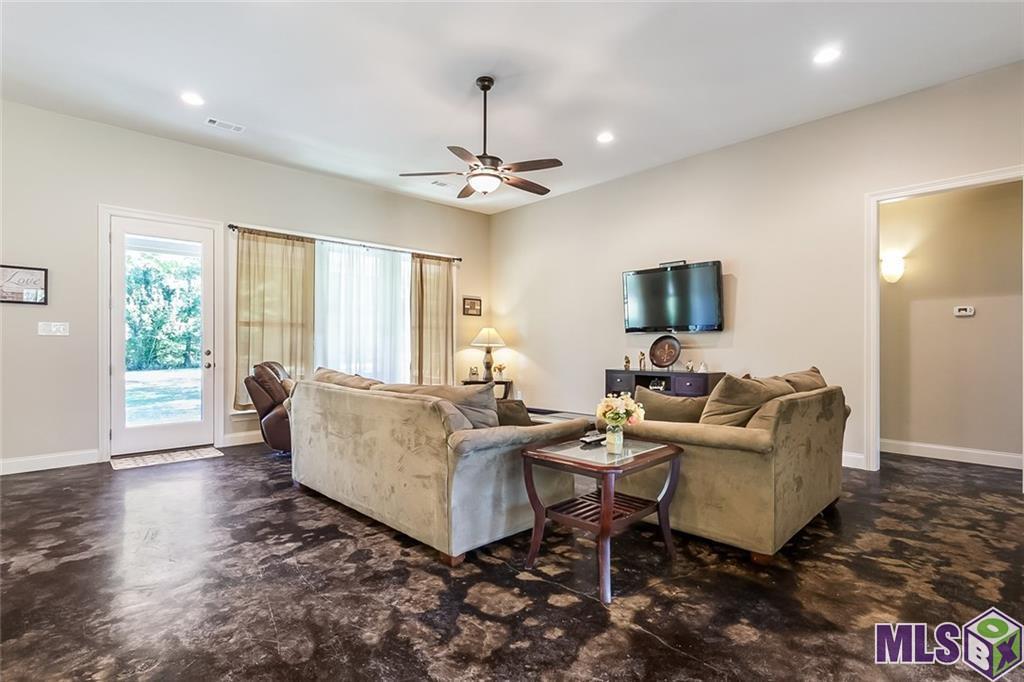 29209 Berry Todd Road Lacombe, LA 70445 - Photo 3 of 5 Gallery Image 3