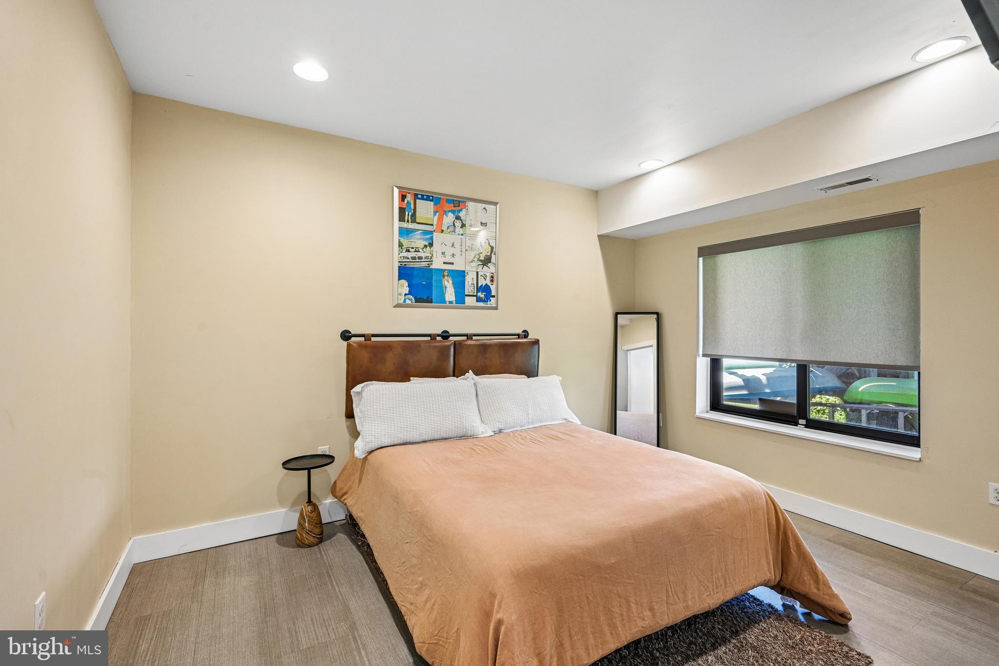 11 Forklanding Road Cinnaminson, NJ 08077 - Photo 44 of 77 a bedroom with a bed and a painting on the wall