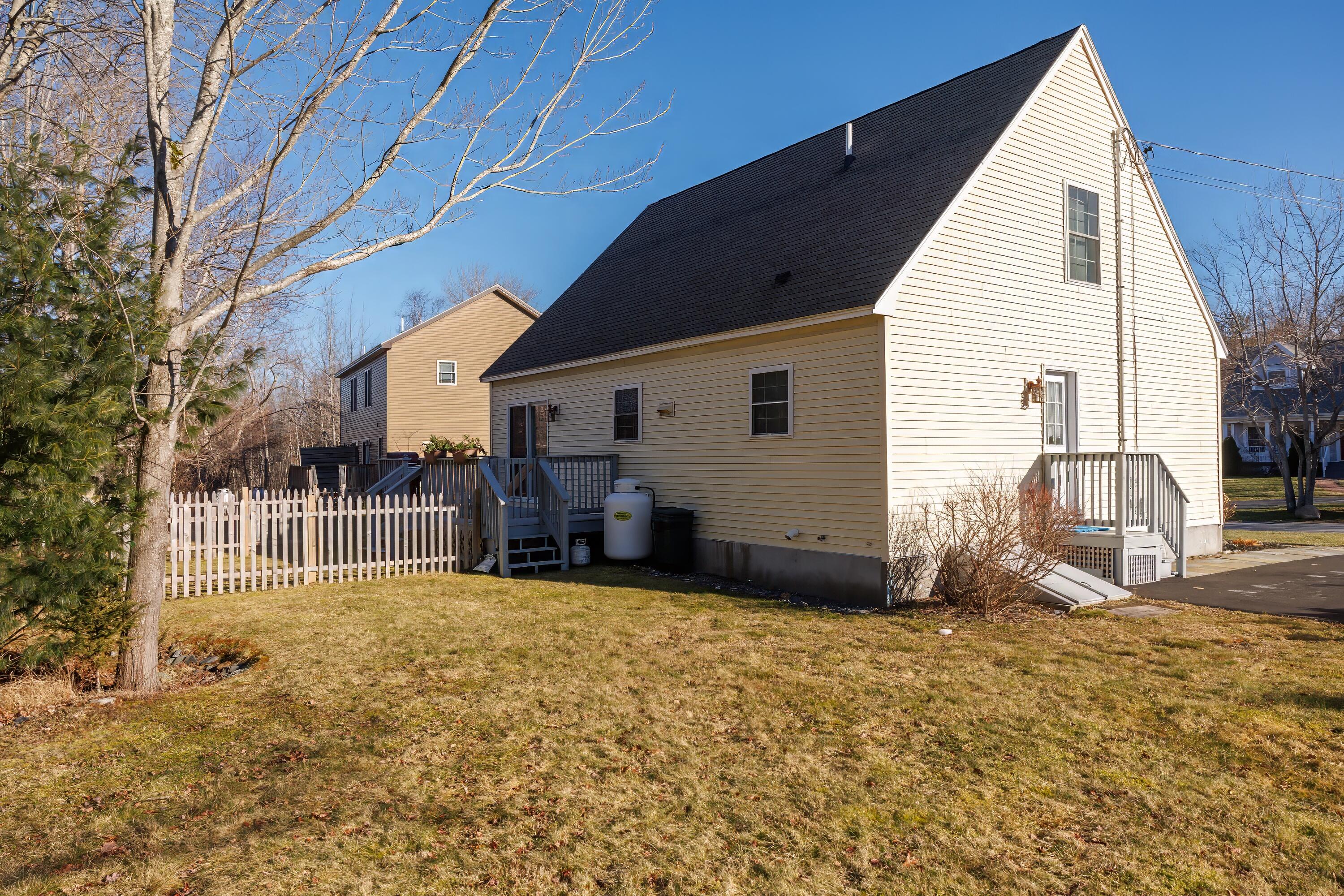 13 Bloomfield Road, Unit 3 Bar Harbor, ME 04609 - Photo 4 of 40 24-13 Bloomfield Road-DTP