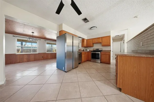 $2,450 | 11373 62nd Avenue, Seminole, FL 33772