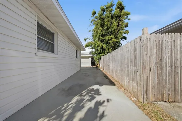 $2,450 | 11373 62nd Avenue, Seminole, FL 33772