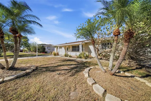 $2,550 | 11373 62nd Avenue, Seminole, FL 33772