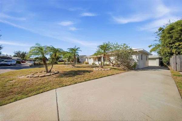 $2,450 | 11373 62nd Avenue, Seminole, FL 33772