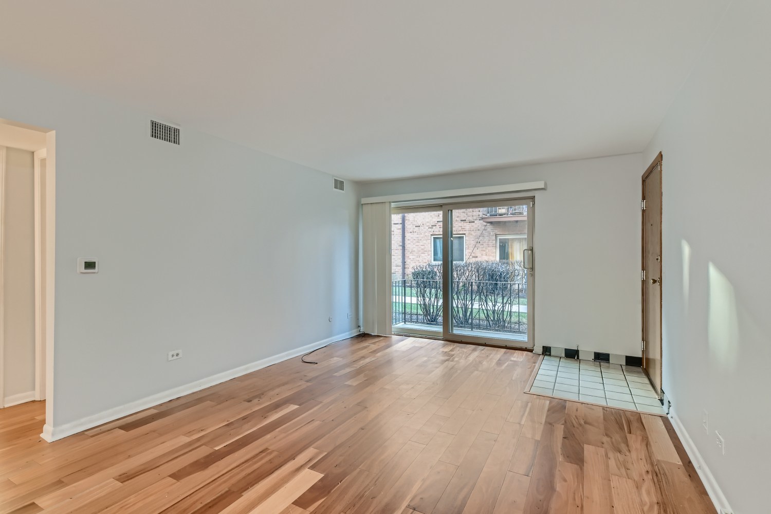 8423 West Gregory Street, Unit 102 Chicago, IL 60656 - Photo 3 of 11